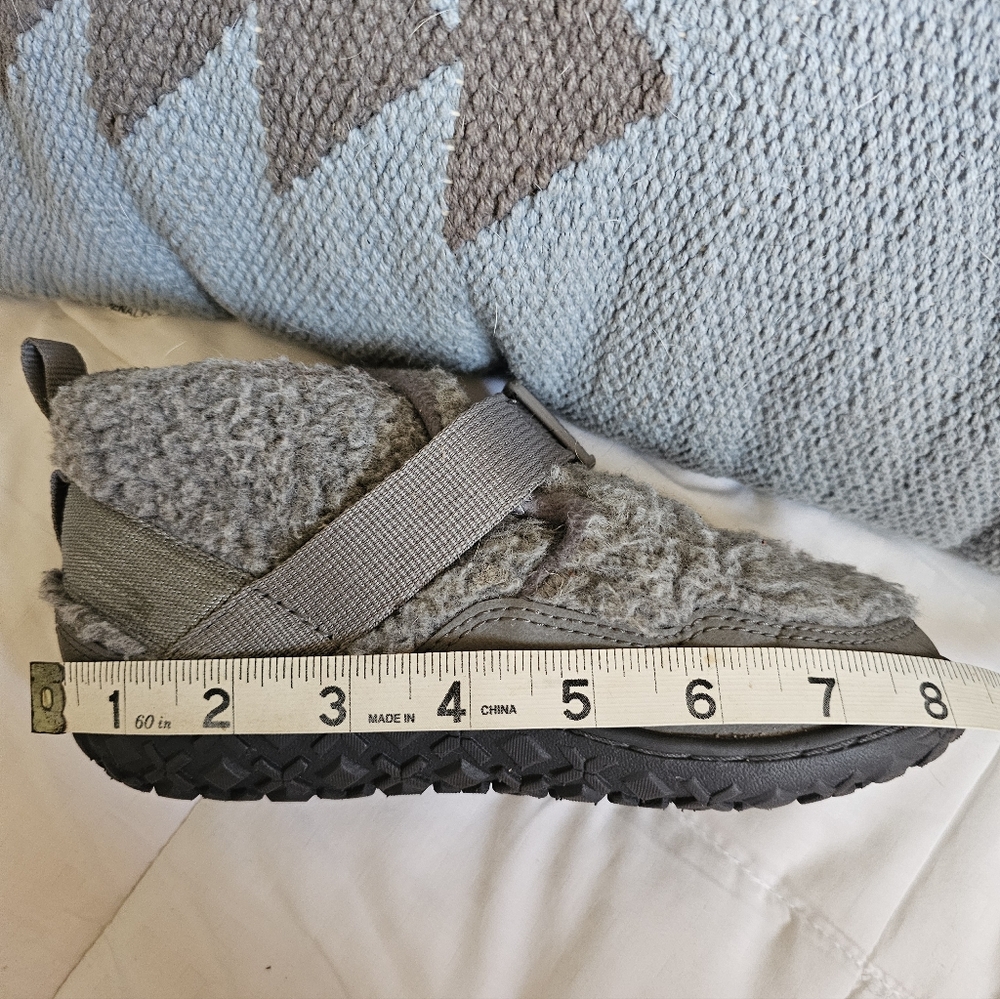 Chacos Ramble Fluff bootie. Shearling Cozy Gray Kids Sz 1. Unisex - Picture 4 of 11